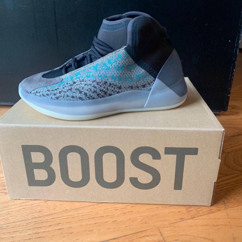 SOLD Adidas Yeezy Qntm
